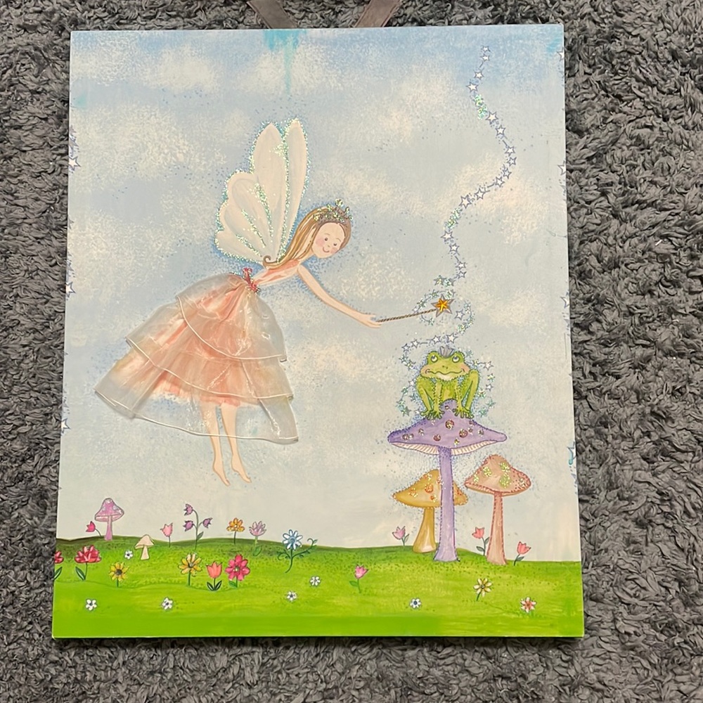 Adorable glitter wall decor